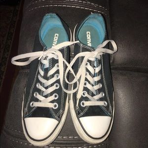 Converse boys size 5 shoes